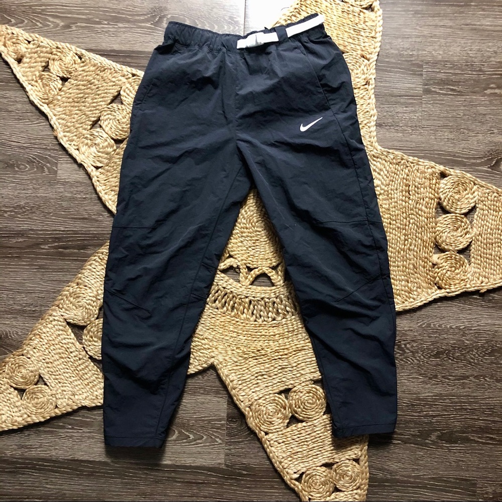 VGUC Nike Women’s Pants sz Small👖